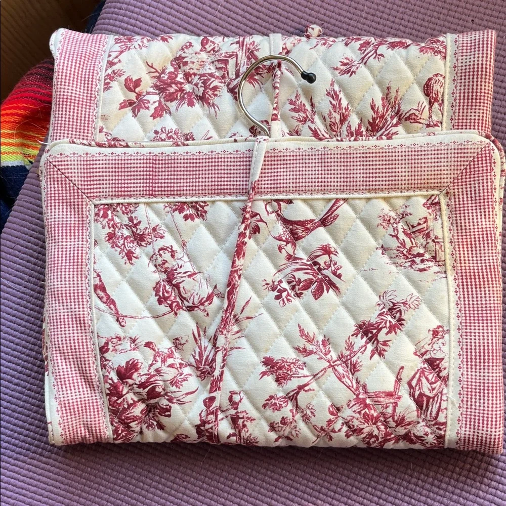 Sharif Americana Toile Red and Cream Quilted Travel Makeup Organizer
